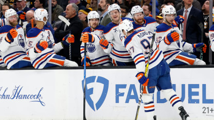 正吸引着众 正吸引着众